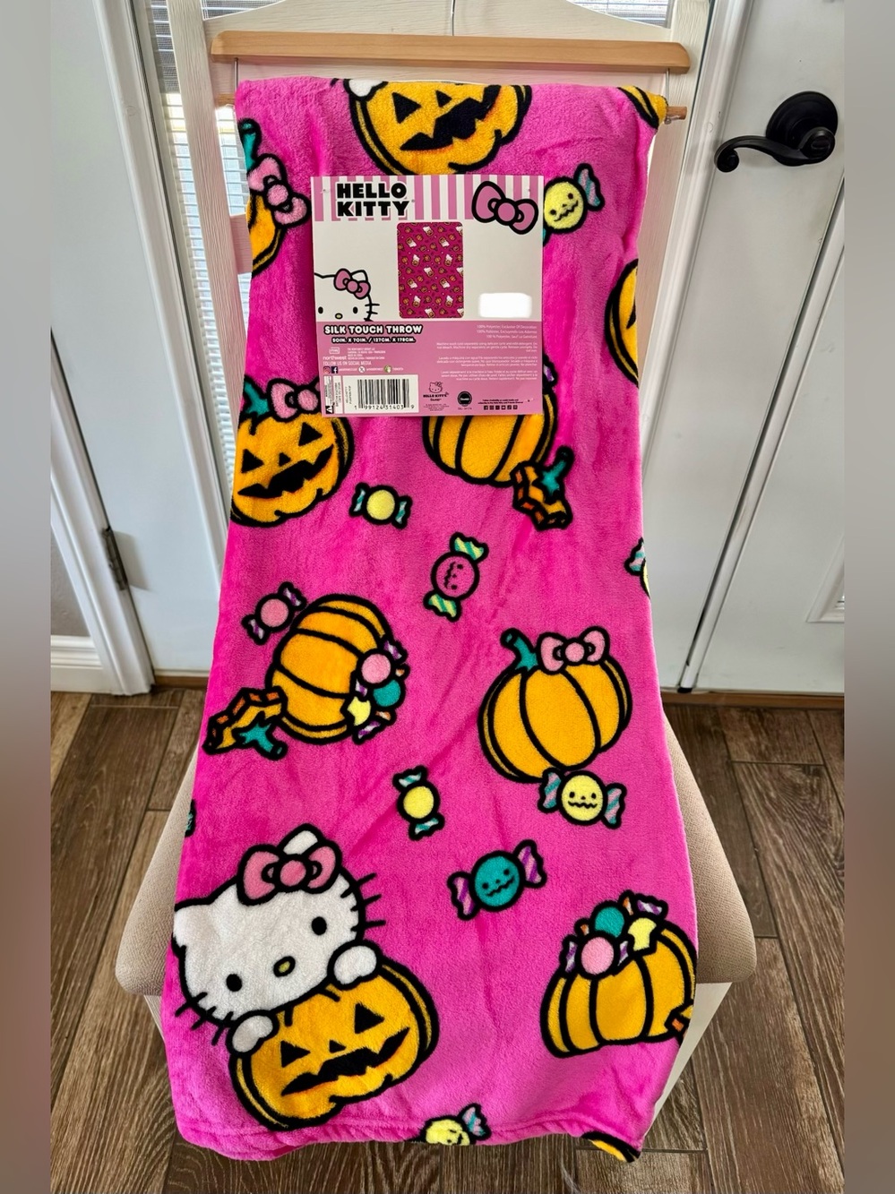 🎃 Hello Kitty 🩷 Sanrio Pink Halloween Pumpkins Candies Blanket 50” x 70” NWT